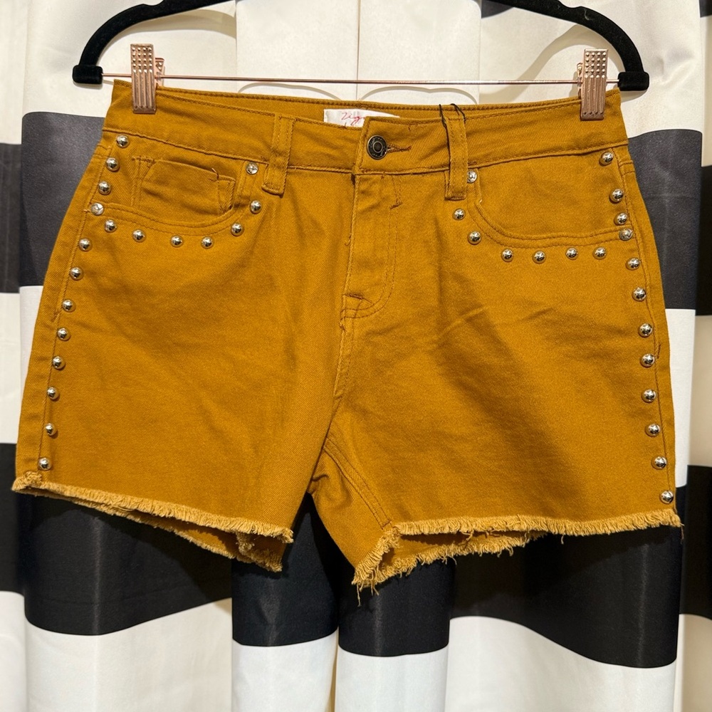 Vigoss Yellow Jean Shorts with Silver Studs
